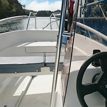 Holiday home Three-bedroom Holiday In Fjell Algroy
