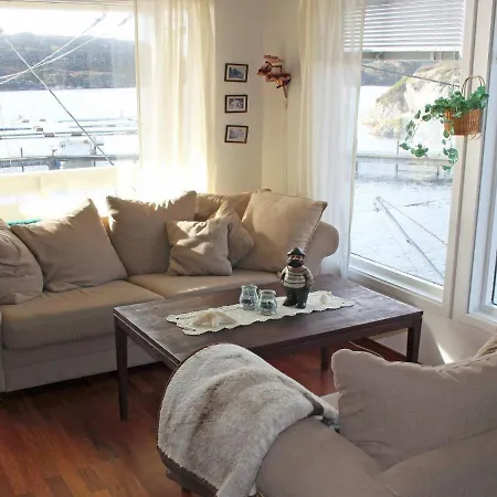 Three-bedroom Holiday In Fjell Сasa de vacaciones *